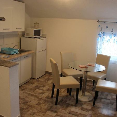 Apartments Anicic Coric Omisalj ภายนอก รูปภาพ