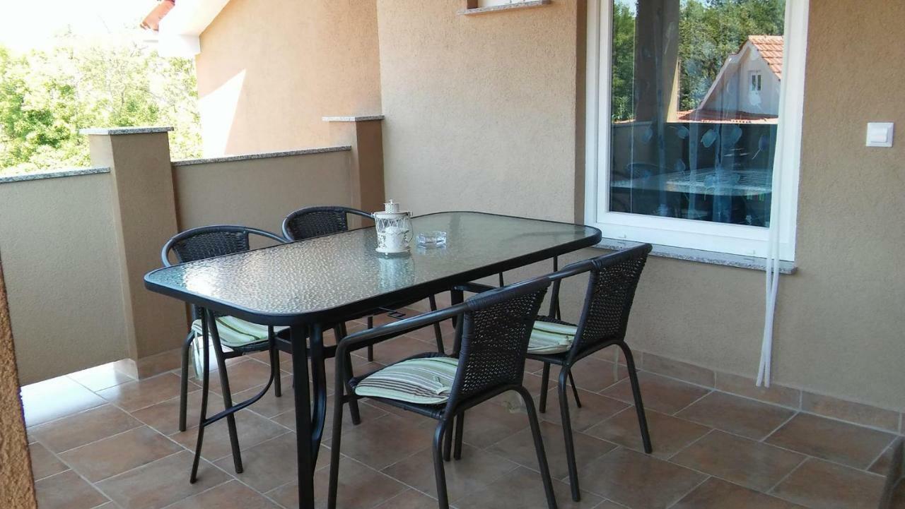 Apartments Anicic Coric Omisalj ภายนอก รูปภาพ